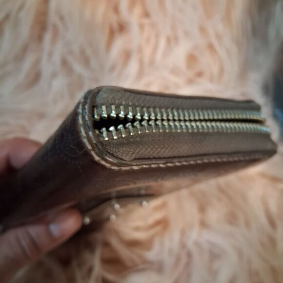 Michael Kors Metallic Wallet - Picture 15 of 16